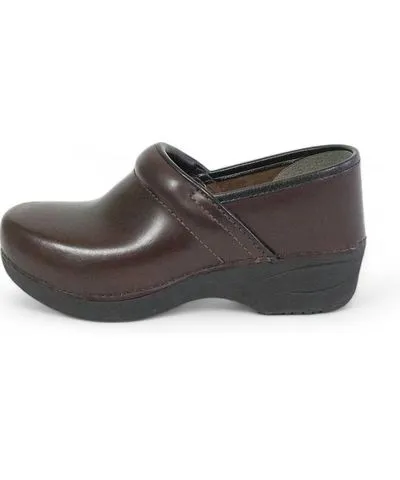 Dansko Women's Xp 2.0 Clog Shoes In Brown Pull Up