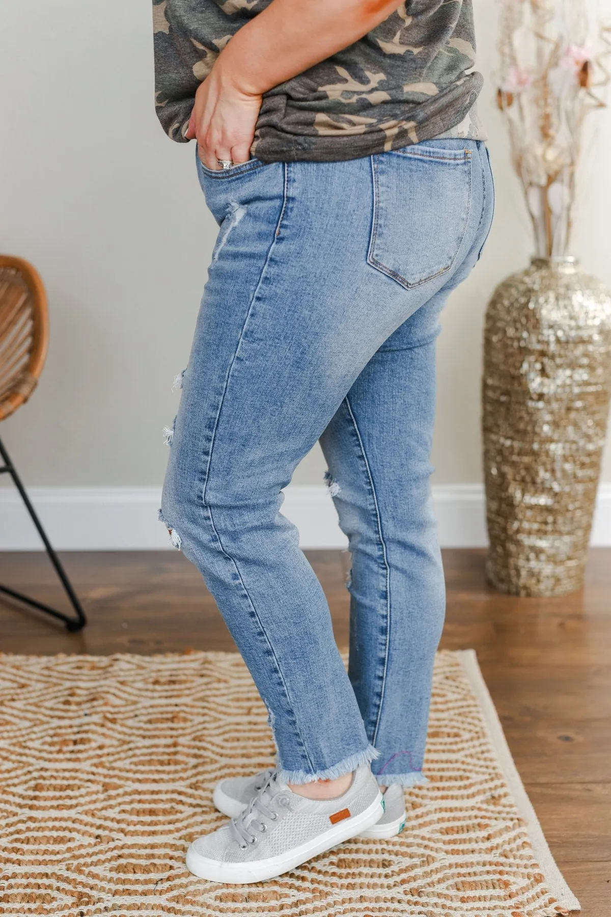 Kan Can Mid-Rise Jeans- Genevieve Wash