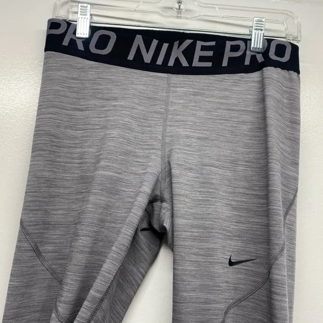 Nike Pro Size L Women's Gray Tweed Capri Activewear Pants