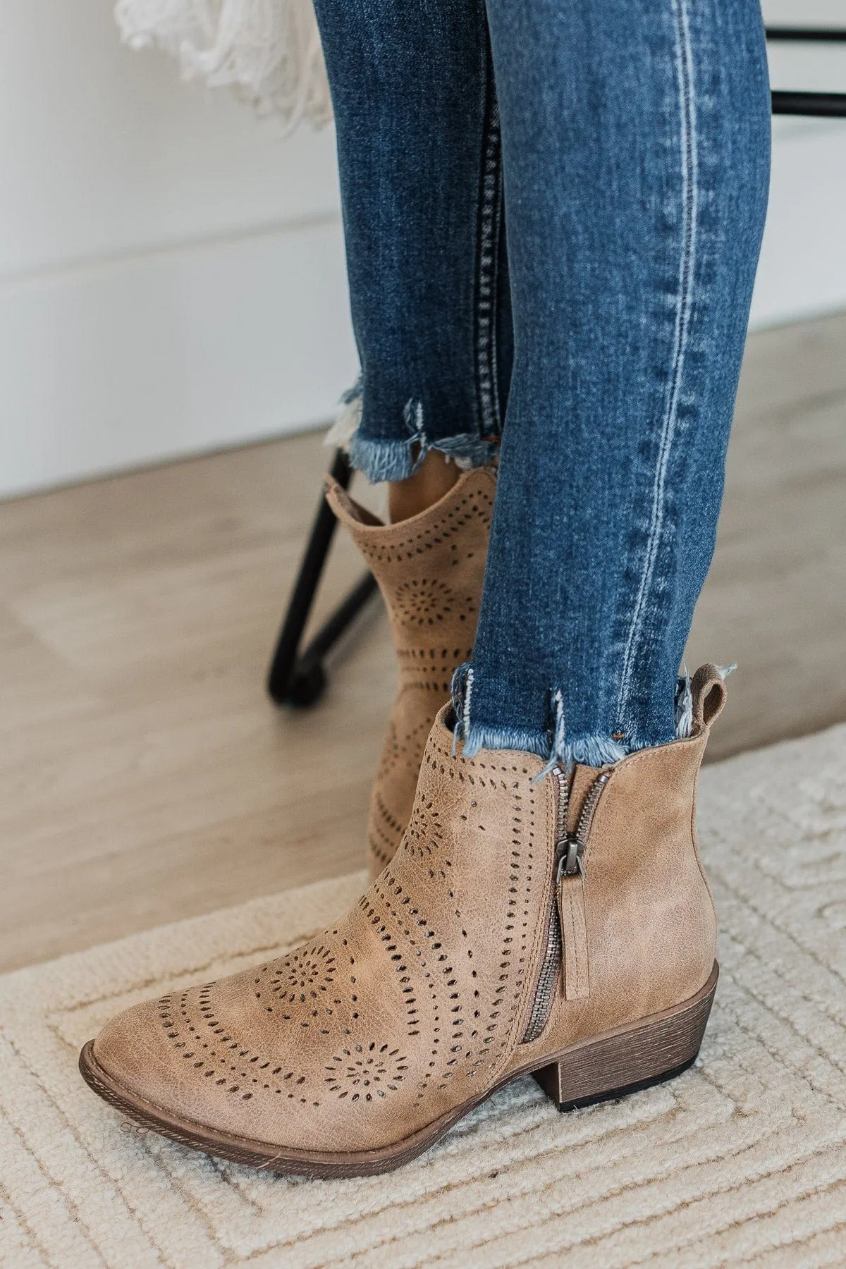 Very G Lisette Booties- Beige