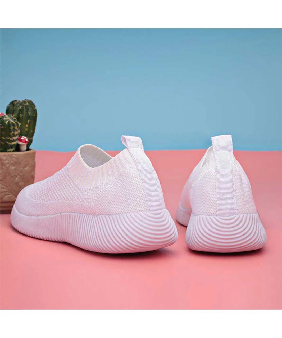 White casual flyknit plain slip on shoe sneaker